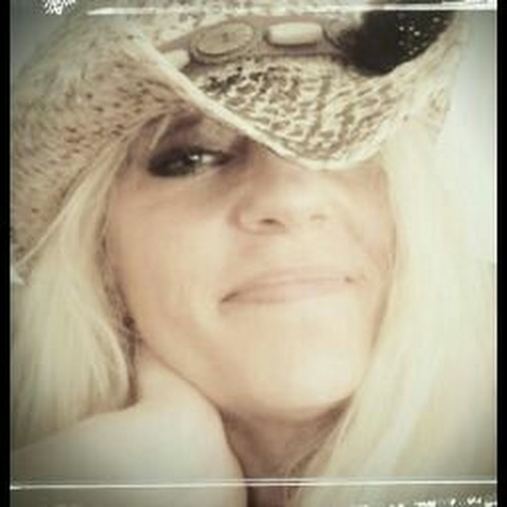 Meet your Posher, Mitzi